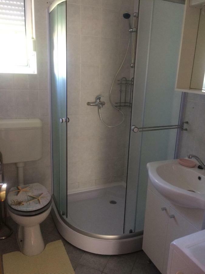 Obiteljski Apartman Filip U Blizini Plaze Za Djecu Palit Ngoại thất bức ảnh