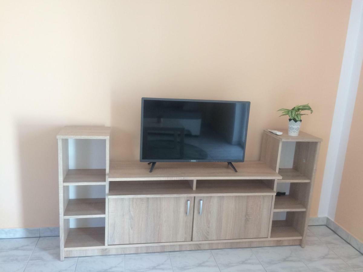 Obiteljski Apartman Filip U Blizini Plaze Za Djecu Palit Ngoại thất bức ảnh